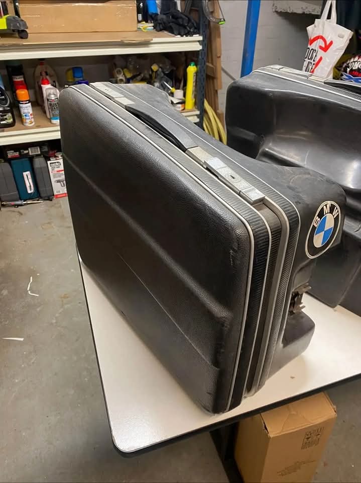 Rare Original BMW R100 Factory Panniers – Authentic Vintage Luggage Set - Image 2