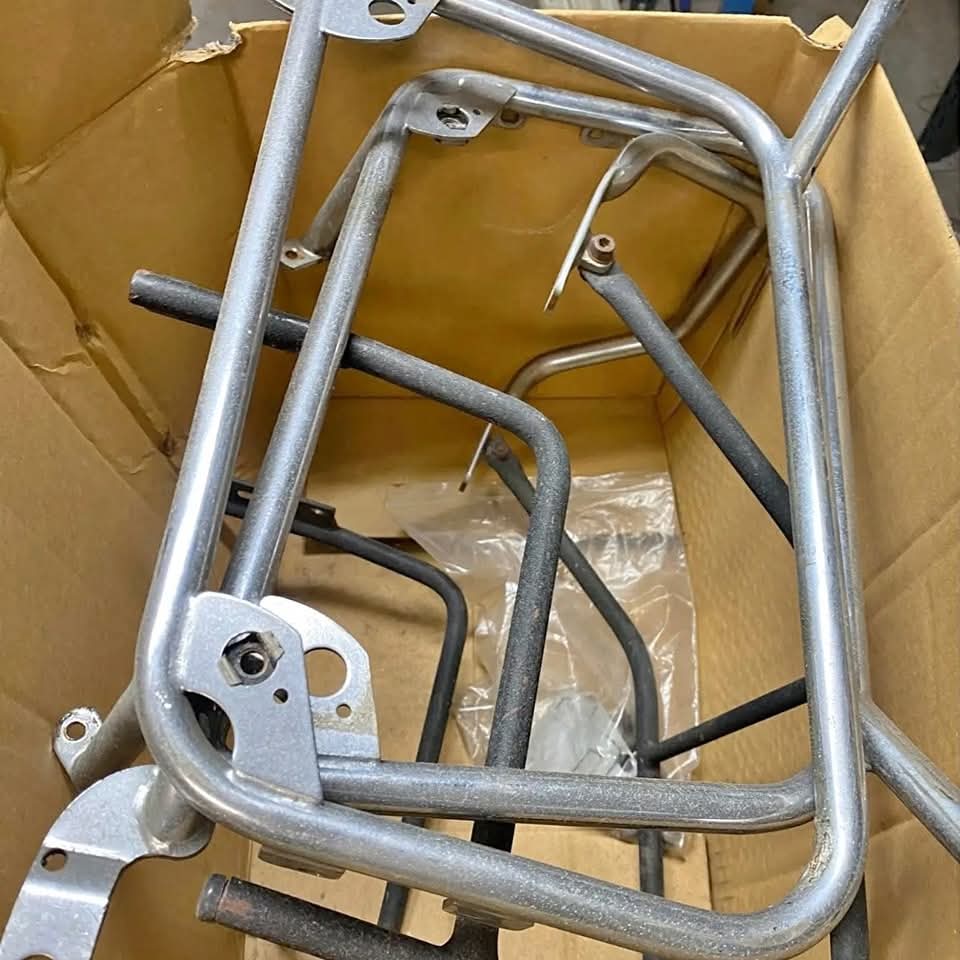 Rare Original BMW R100 Factory Panniers – Authentic Vintage Luggage Set - Image 3