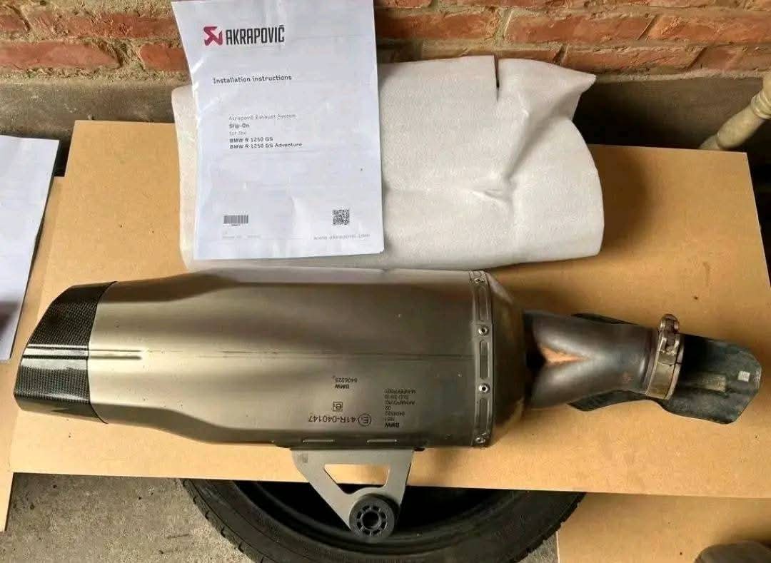 Akrapovic Titanium Exhaust for BMW GS RI200 / RI250 - Image 2