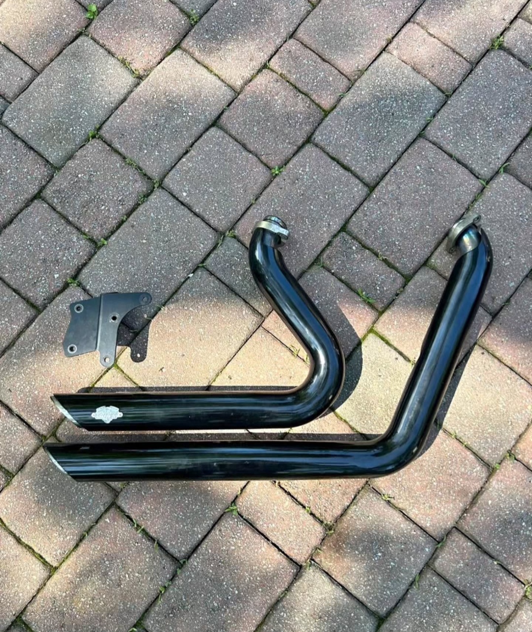 Vance & Hines Short Shots Staggered Exhaust – Gloss Black for Dyna 2012–2017 - Image 2