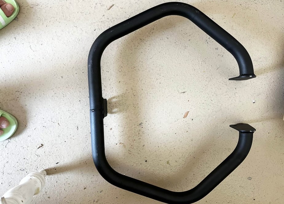 OEM Harley-Davidson Sportster Parts Bundle – Pipes, Crash Bar, Covers & Seat - Image 3