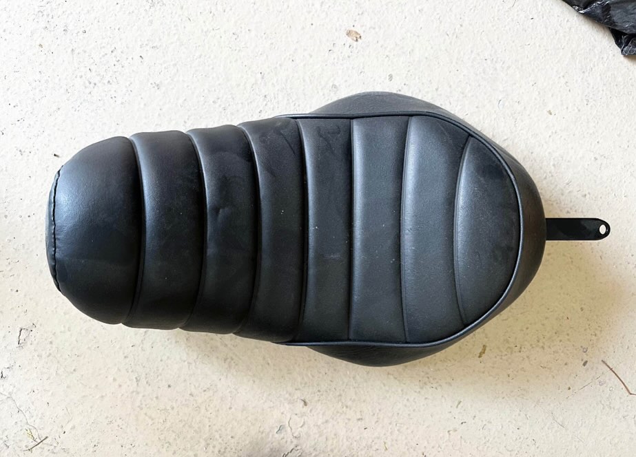 OEM Harley-Davidson Sportster Parts Bundle – Pipes, Crash Bar, Covers & Seat - Image 2