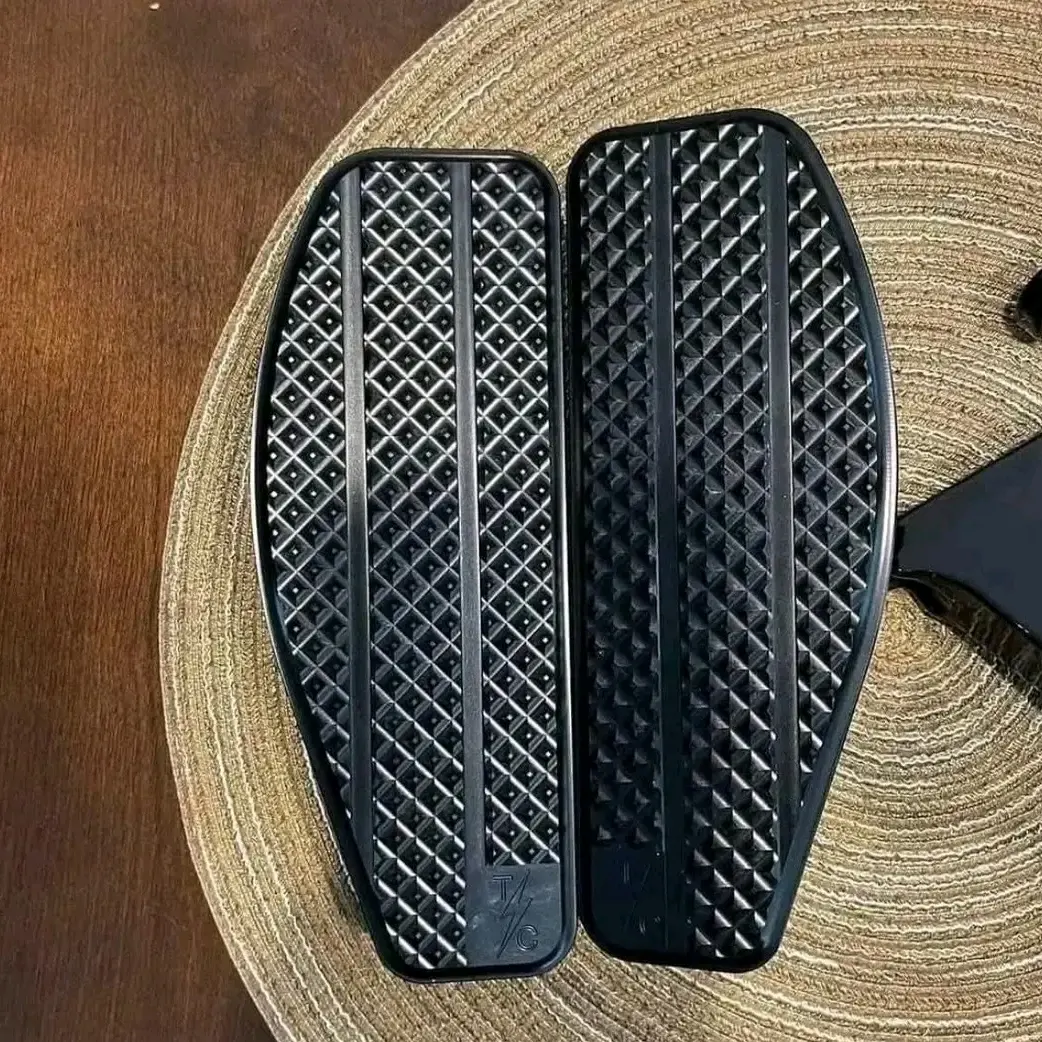 Thrashin Supply Bagger Passenger Floorboard & Harley OEM Footboard Support Kit – Like New - Image 4