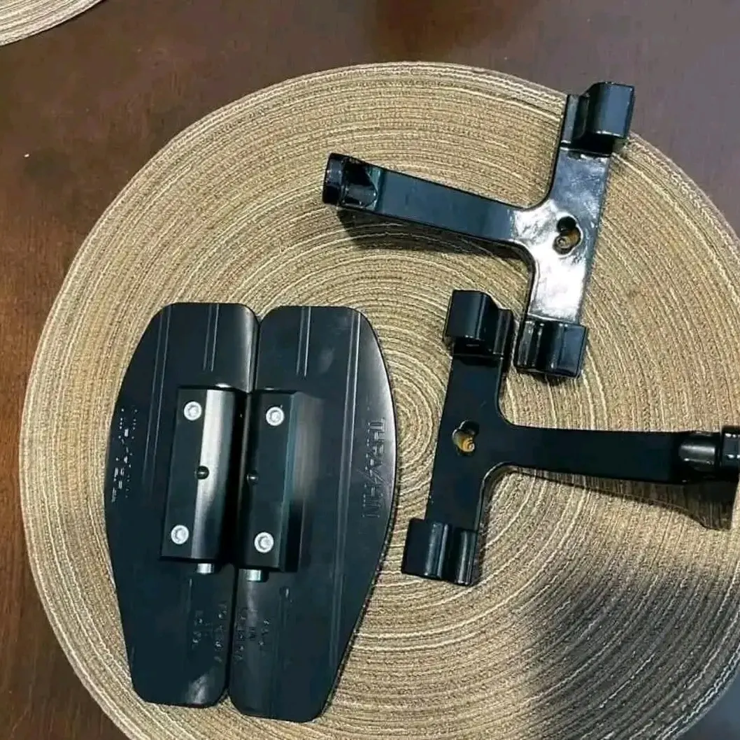 Thrashin Supply Bagger Passenger Floorboard & Harley OEM Footboard Support Kit – Like New