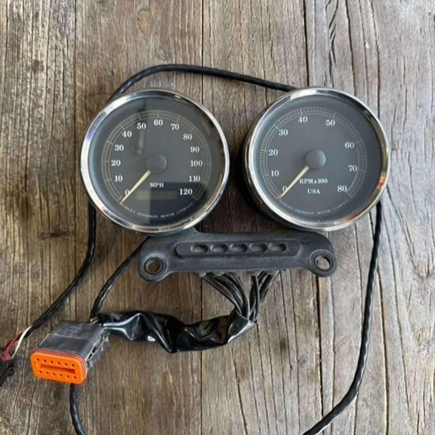 Harley Dual Gauge Setup – 21K Miles, No Cut Wires