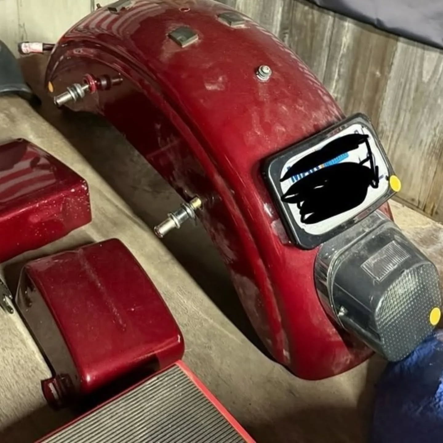 Harley Dyna Complete Red Tin Set (2006–2017) – Tank, Fenders, Covers & Sissy Bar - Image 8