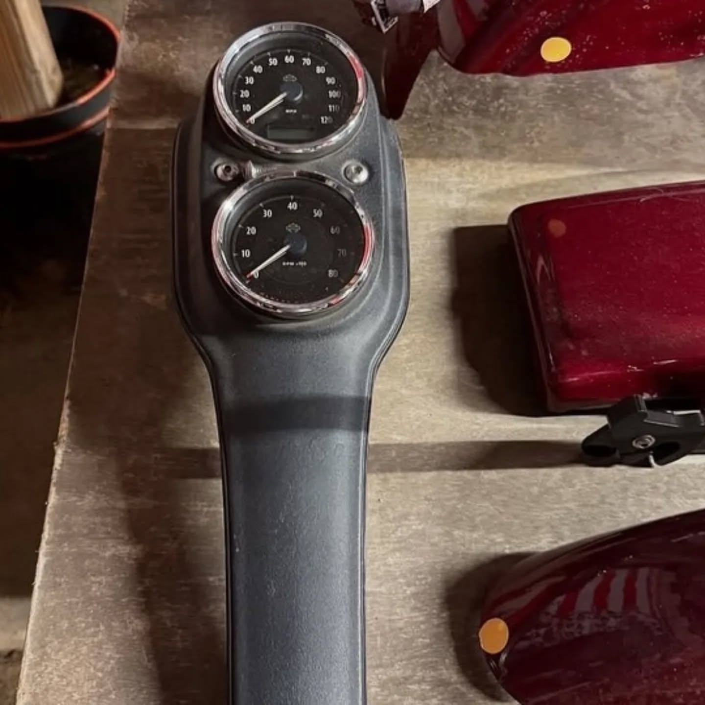 Harley Dyna Complete Red Tin Set (2006–2017) – Tank, Fenders, Covers & Sissy Bar - Image 2