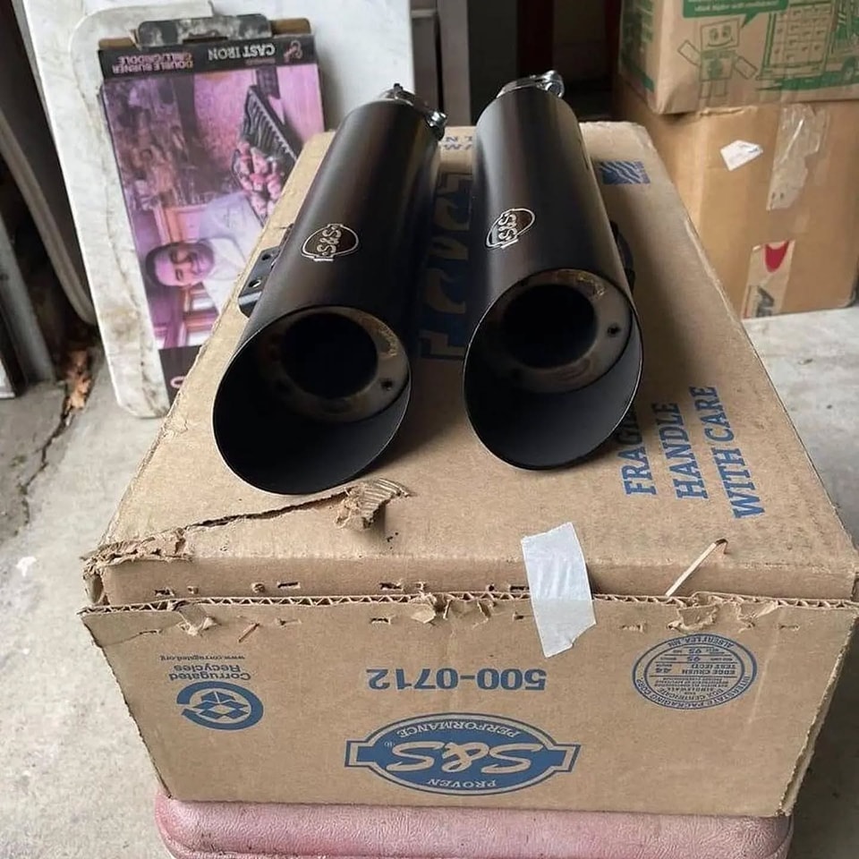 Harley Slip-On Exhausts for 2018–2022 FXBBS Street Bob - Image 2