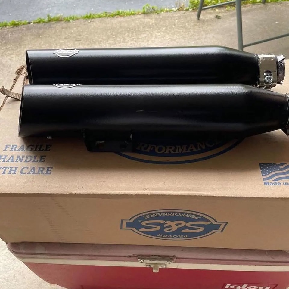 Harley Slip-On Exhausts for 2018–2022 FXBBS Street Bob - Image 3