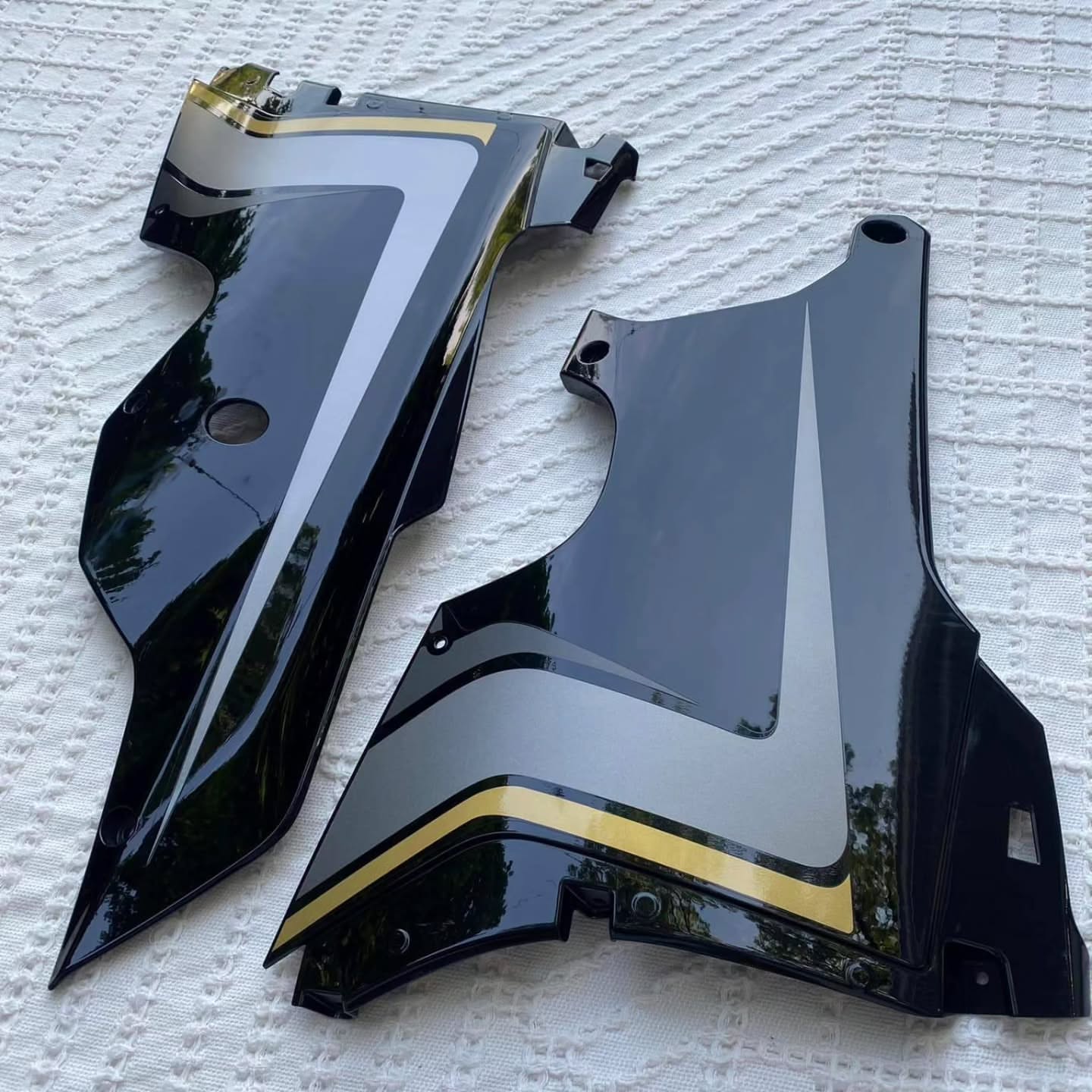 OEM 17-Piece Fairing Set for 2023 Kawasaki ZX-10R – Black & Gold - Image 2