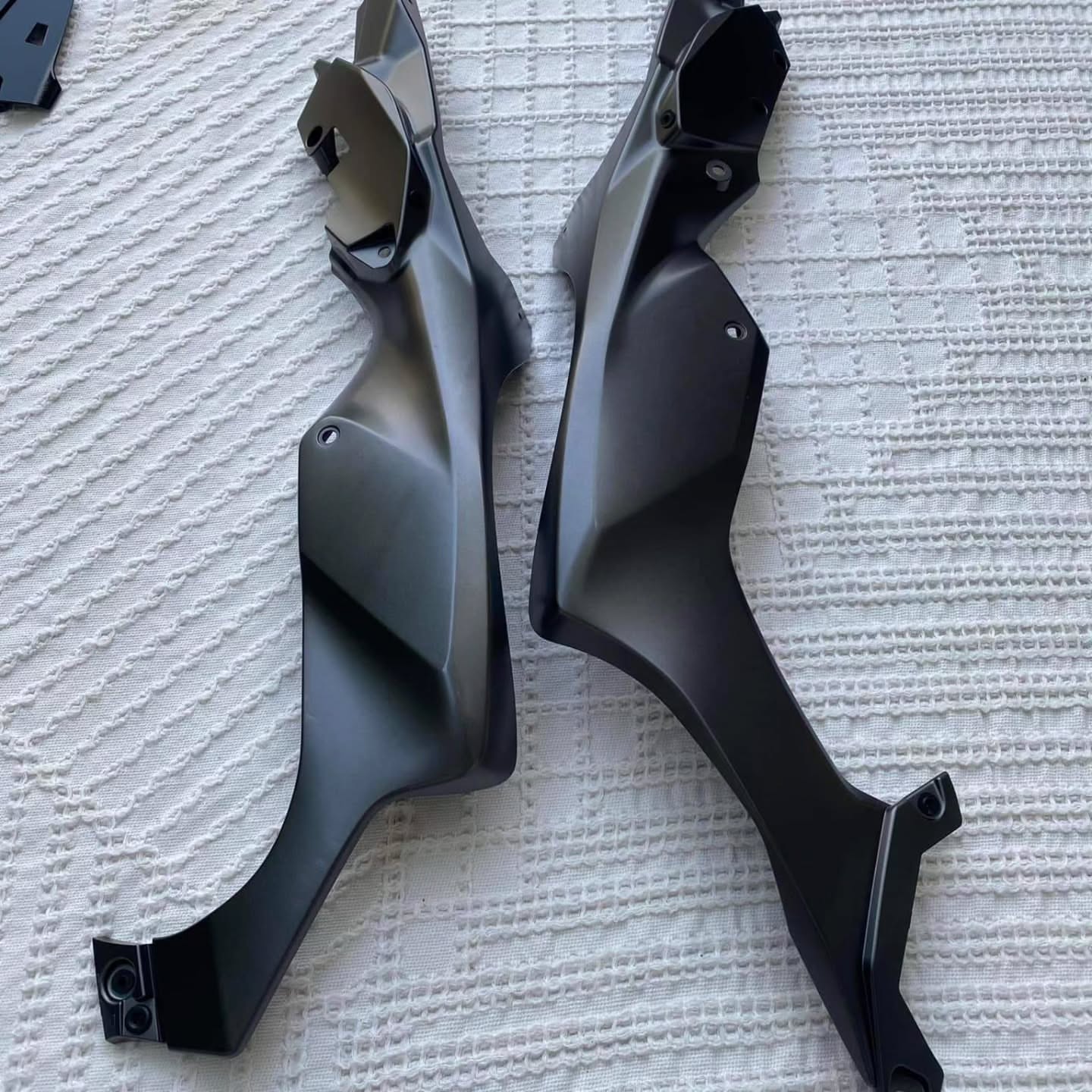 OEM 17-Piece Fairing Set for 2023 Kawasaki ZX-10R – Black & Gold - Image 5